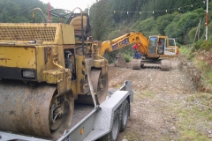 Friday, 16.9.2016. Richard fuels the excavator and has just arrived with a roller …