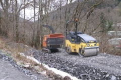 ... but it cannot be compacted, as the roller has broken down (although a chipper has arrived)!