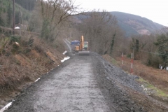 ... filling resumes northwards again, while existing material is rolled as soon as it has been tracked.