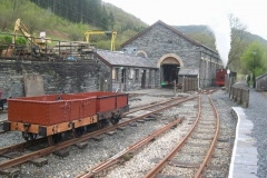 … and passes the Engine Shed on the way back to Corris.
