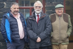 … while Richard entertains Gwynedd Cllr. John Pughe Roberts and local Welsh Government Assembly Member (and Deputy Minister for Culture, Sport and Tourism), Lord Dafydd Elis-Thomas.
