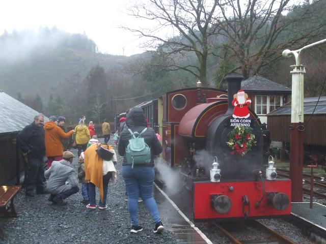 Saturday, 11.12.2021. The Santa Train pauses for photographs on a very busy weekend for the Corris Railway with all trains fully booked.